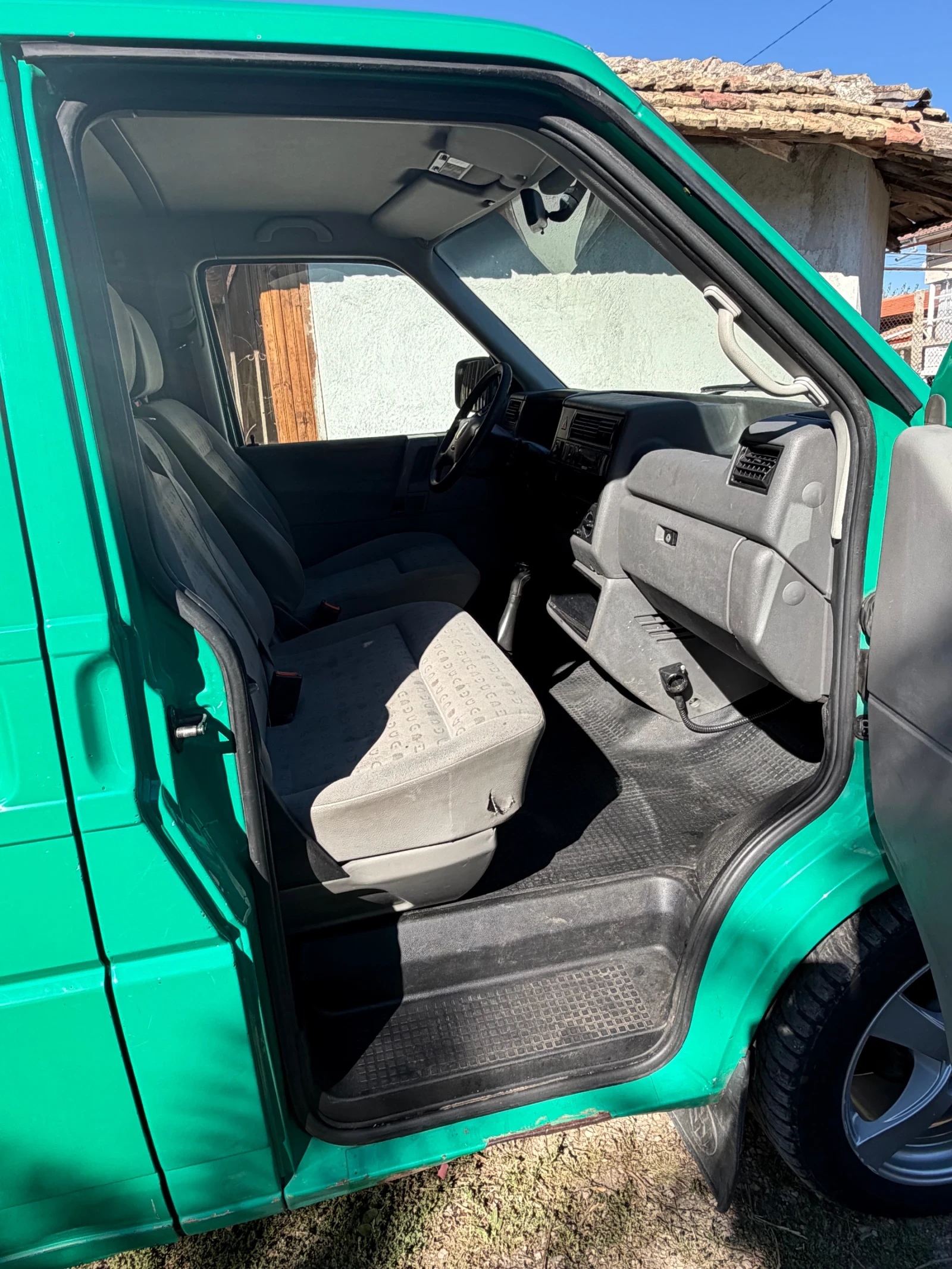 VW Caravelle 2.5tdi, снимка 13 - Бусове и автобуси - 56413866