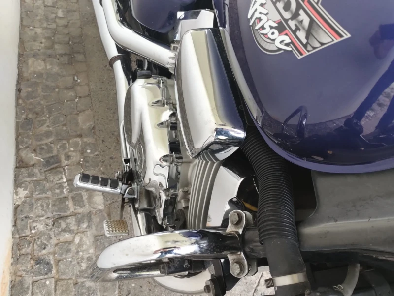 Honda Magna Чопър, снимка 7 - Мотоциклети и мототехника - 52282014