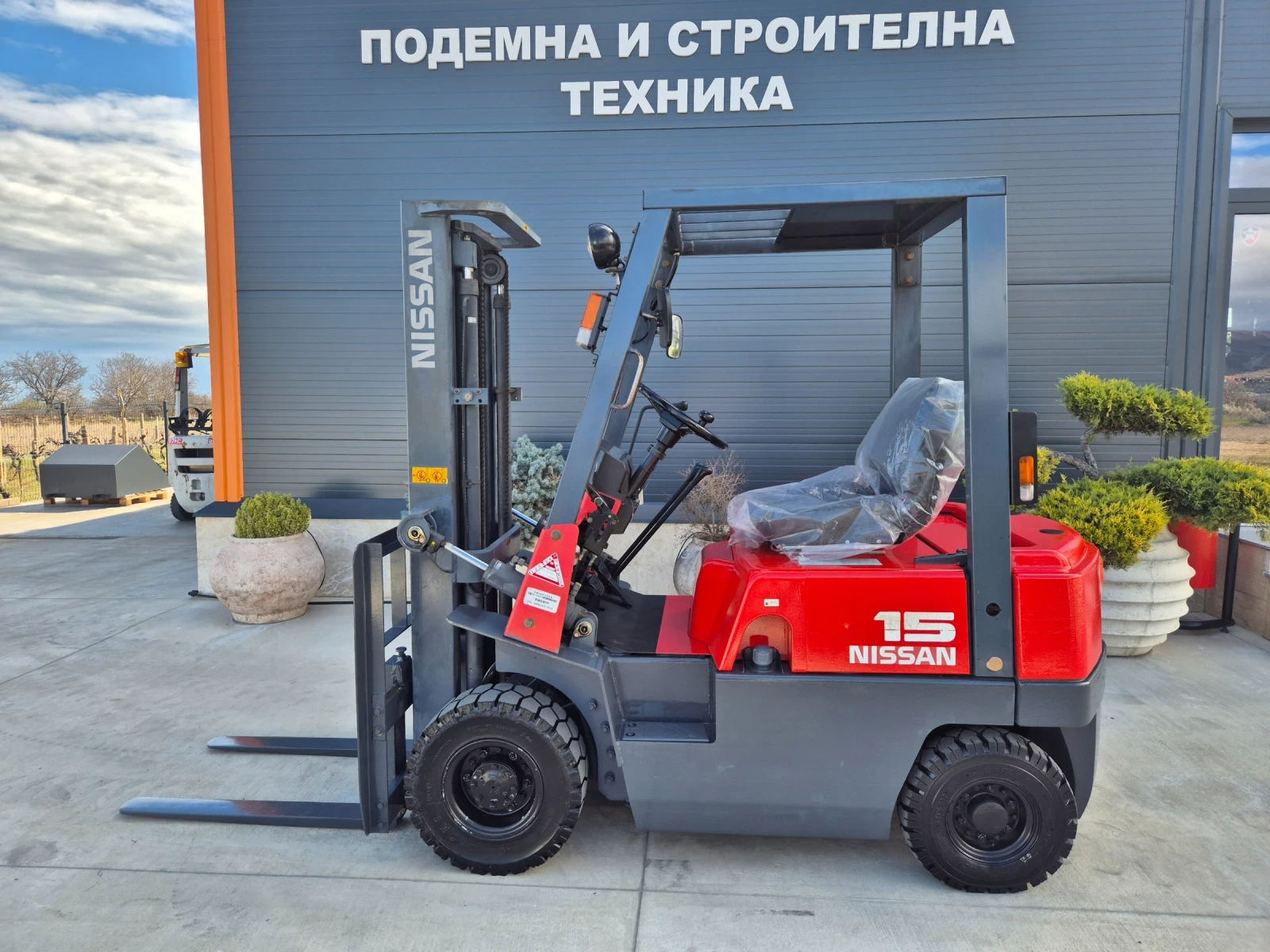 Мотокар Nissan 1.5 тона / БЕЗ ЕЛЕКТРОНИКА / ПЕРФЕКТЕН ! / , снимка 2 - Индустриална техника - 54024286