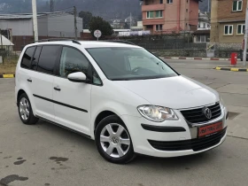 VW Touran Уникат!!! Пълна сервизна история, снимка 2