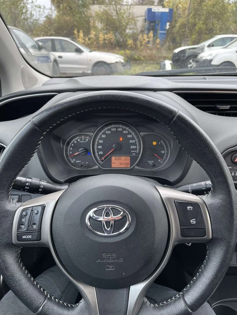 Toyota Yaris, снимка 4 - Автомобили и джипове - 46514881