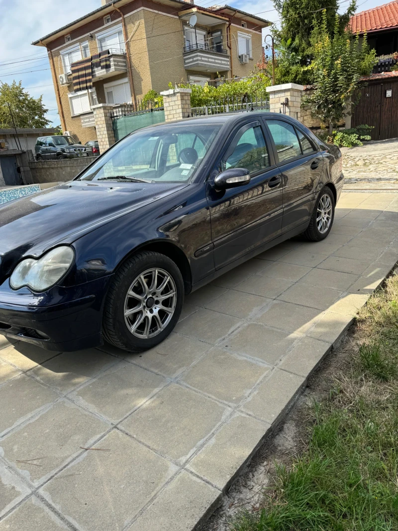 Mercedes-Benz C 180, снимка 2 - Автомобили и джипове - 47342851