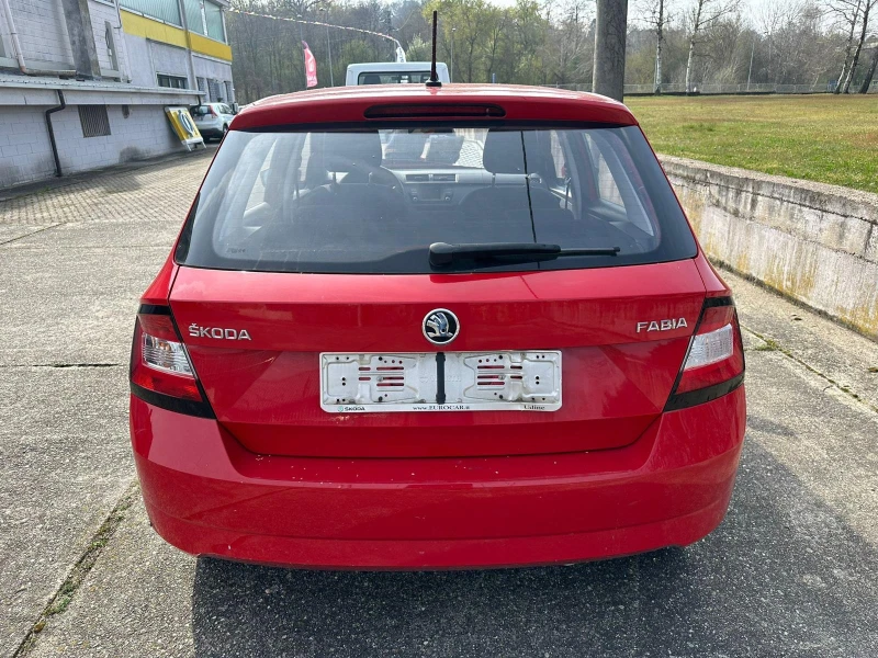 Skoda Fabia, снимка 3 - Автомобили и джипове - 47557521