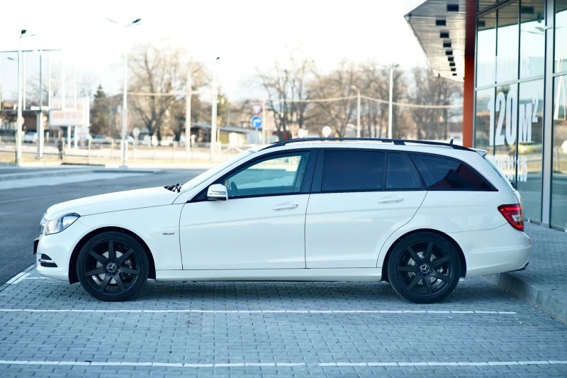 Mercedes-Benz C 220 Facelift* 18ки AMG* 7G Tronic* Bi-Xenon* , снимка 8 - Автомобили и джипове - 49537098