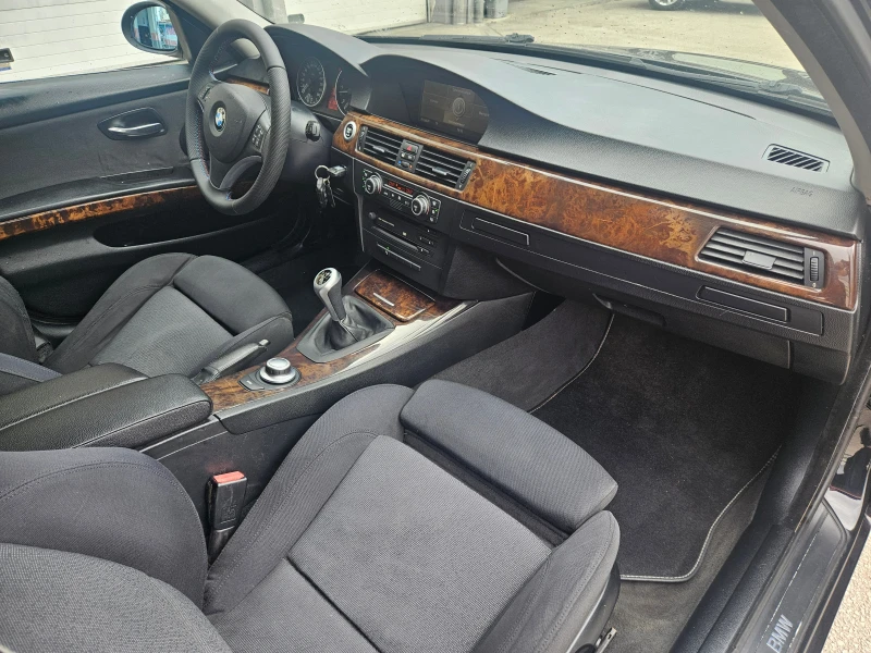 BMW 325 d-(197 Hp)-Navi-Xenon, снимка 14 - Автомобили и джипове - 49528535