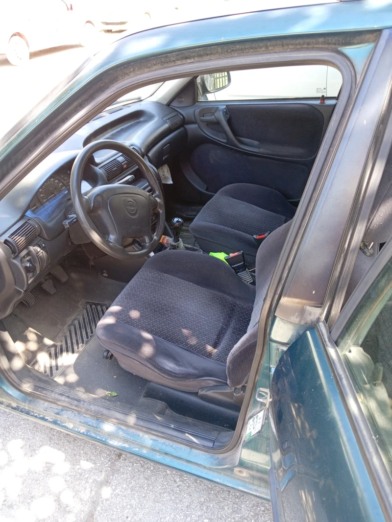 Opel Astra, снимка 7 - Автомобили и джипове - 51050400