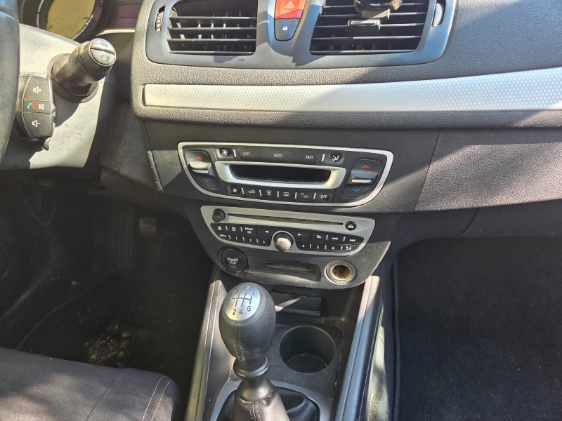 Renault Megane Megan3, снимка 8 - Автомобили и джипове - 53474970