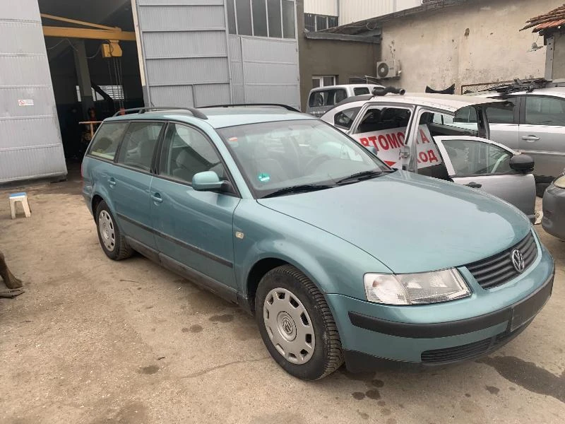 VW Passat 1.6, снимка 2 - Автомобили и джипове - 32058555