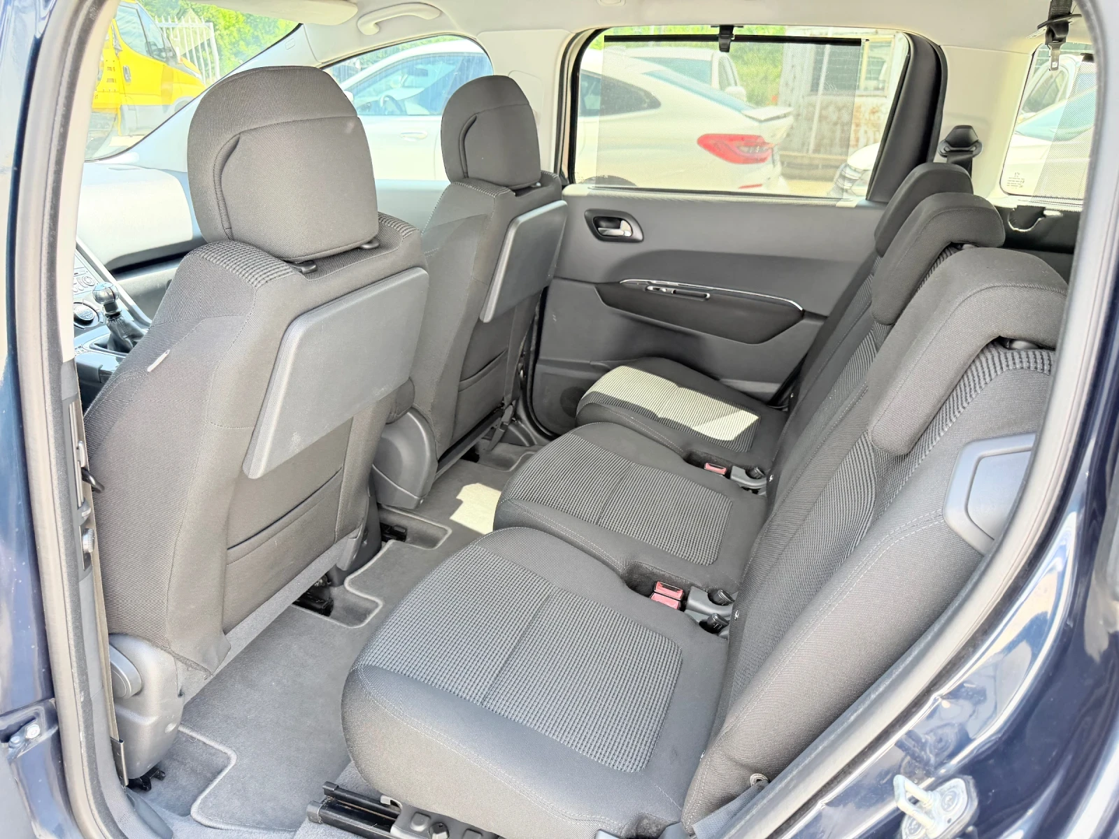 Peugeot 5008 1.6hdi 112k* 7 mesta* UNIKAT* , снимка 9 - Автомобили и джипове - 39288763