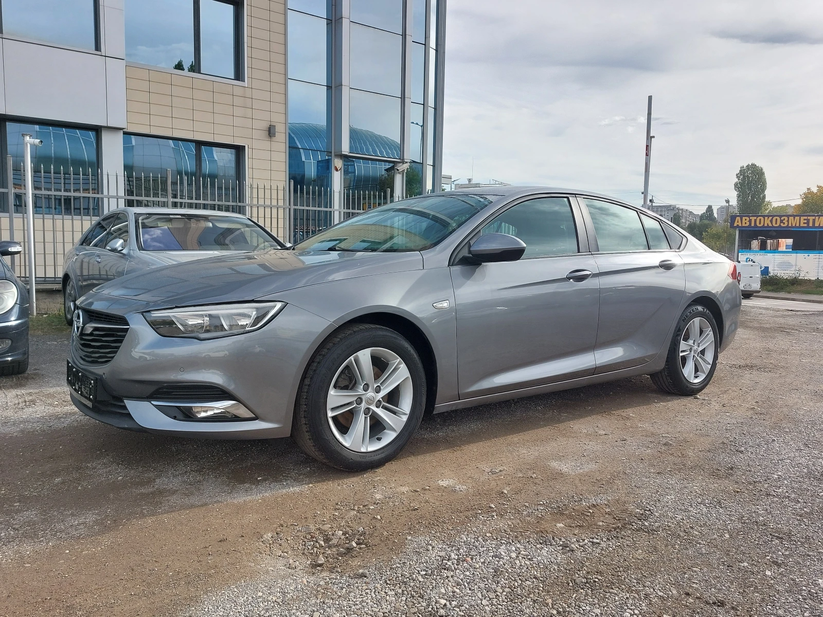 Opel Insignia Grand Sport 1.5 SIDI Turbo Selective - изображение 2