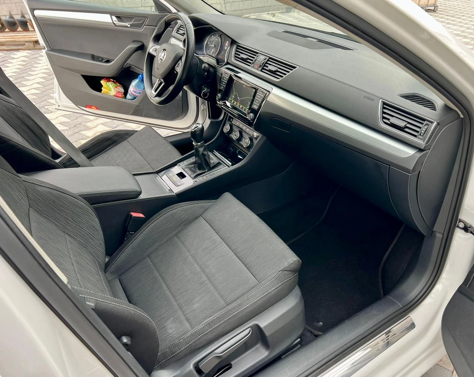 Skoda Superb 2.0 150 - изображение 8