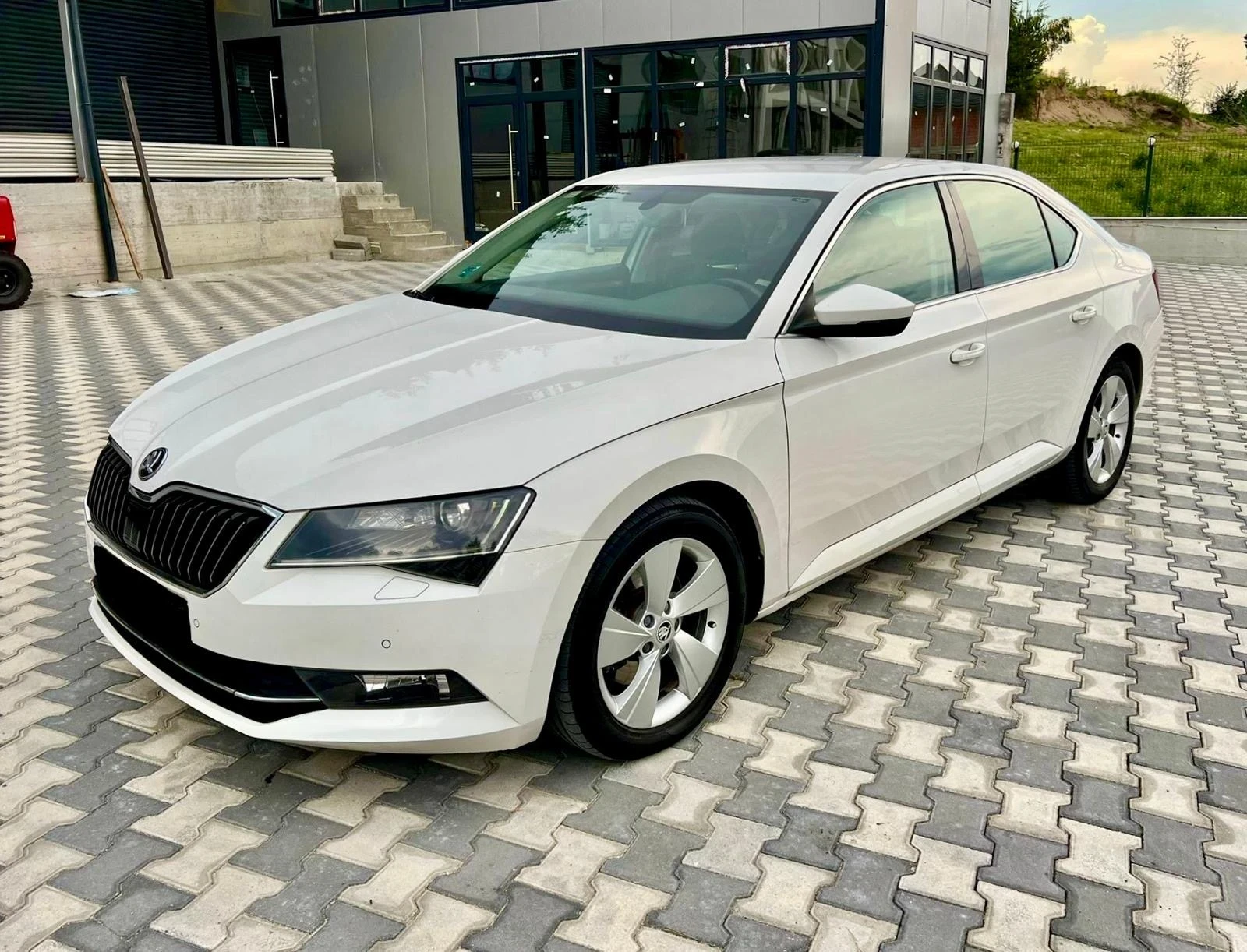 Skoda Superb 2.0 150 - изображение 5