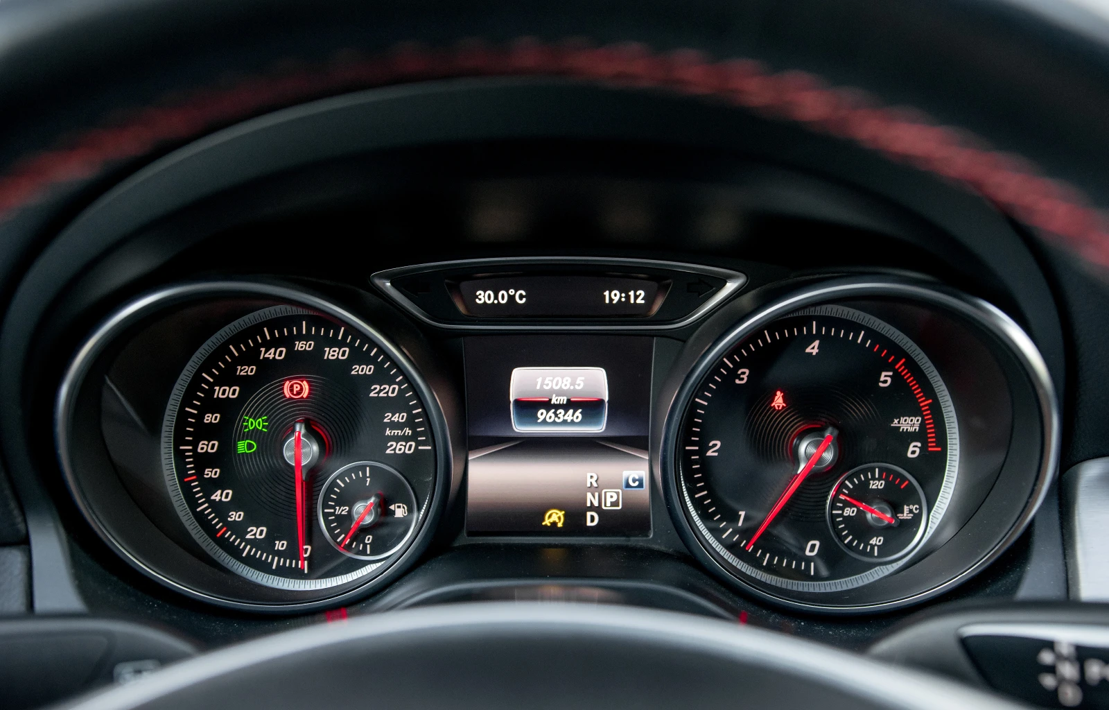 Mercedes-Benz CLA 200  - изображение 10