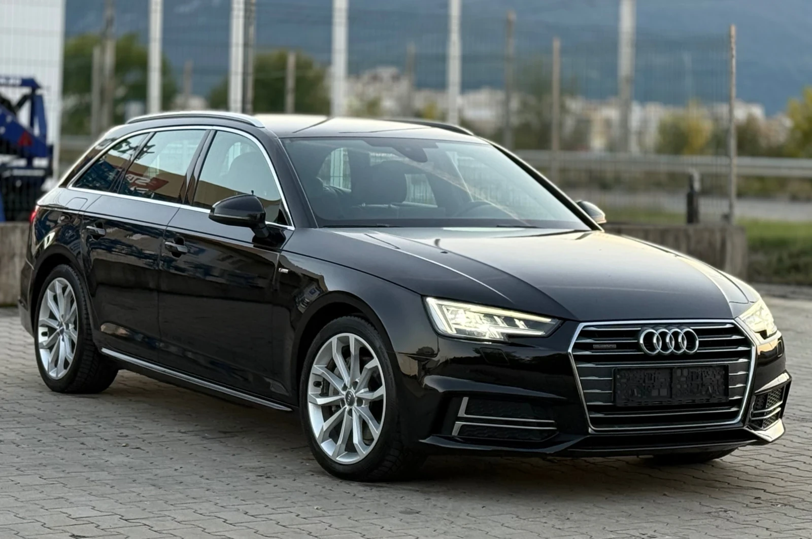 Audi A4 2.0TDi 190 * S-Line* * Matrix* * Digital*  | Mobile.bg   1