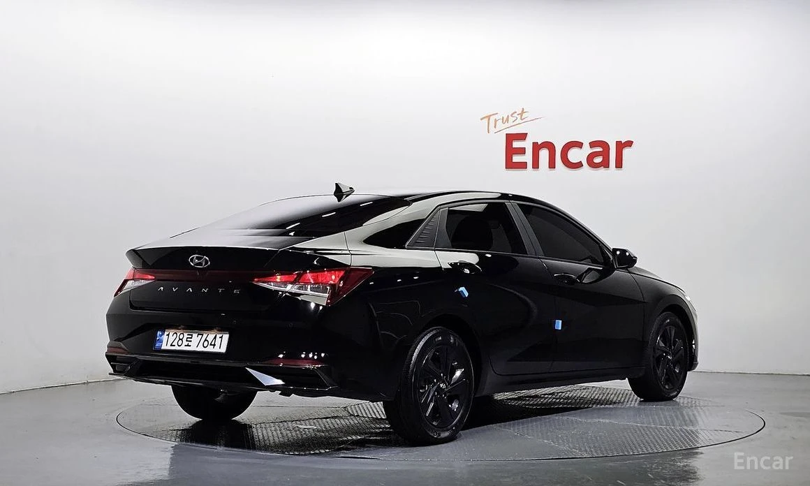 Hyundai Elantra  - изображение 2