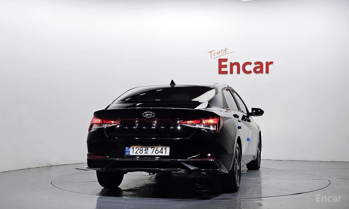 Hyundai Elantra  - изображение 4