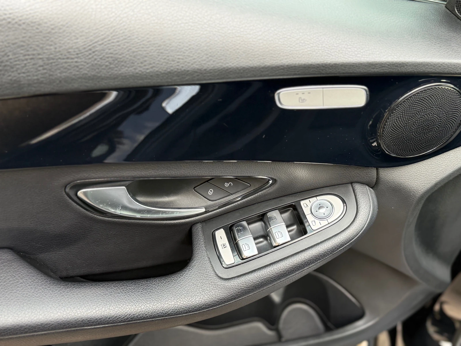 Mercedes-Benz C 220 НОВ ВНОС РЕГИСТРИРАНА ФУЛ ЕКСТРИ, снимка 7 - Автомобили и джипове - 53741048