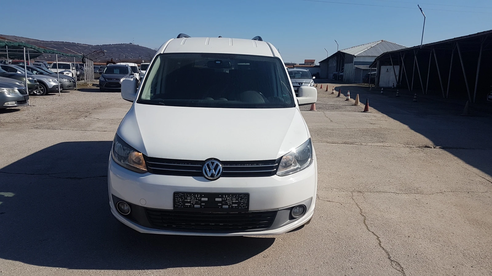VW Caddy 1.6TDI 7места, снимка 3 - Автомобили и джипове - 53813447