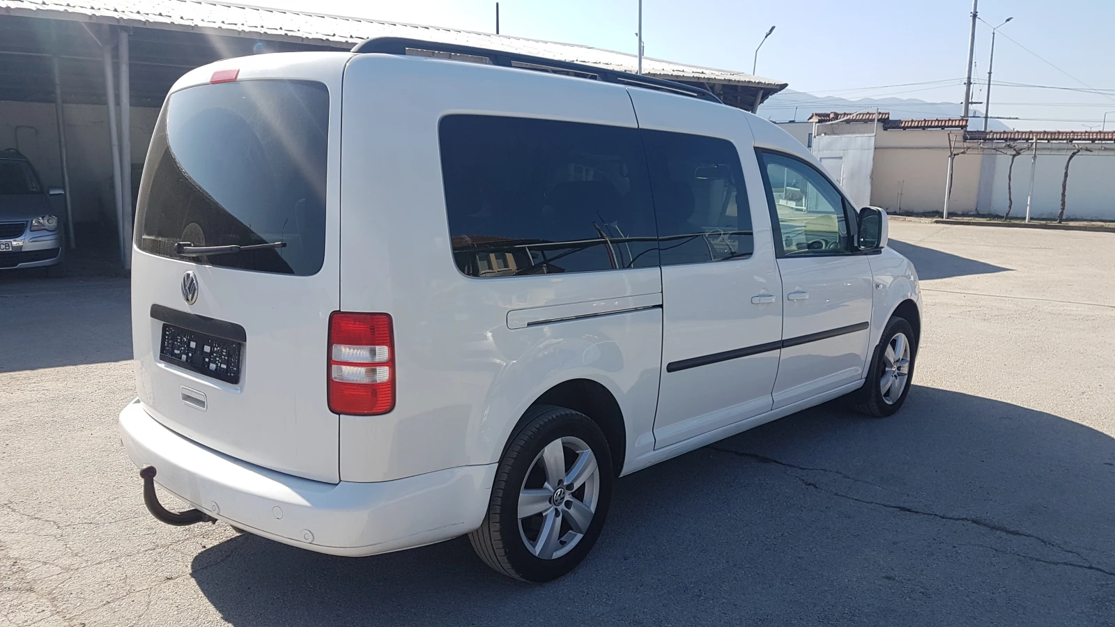 VW Caddy 1.6TDI 7места, снимка 7 - Автомобили и джипове - 53813447