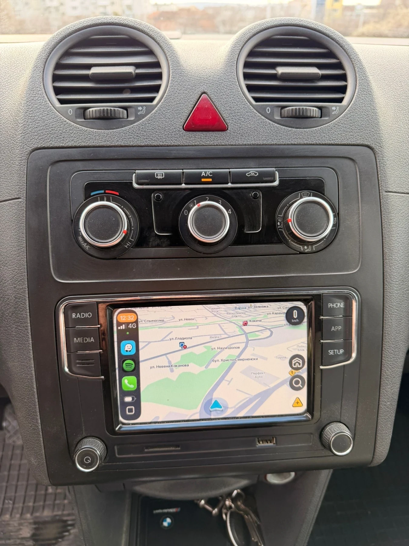 VW Caddy 1.9 105hp, снимка 9 - Автомобили и джипове - 53813834