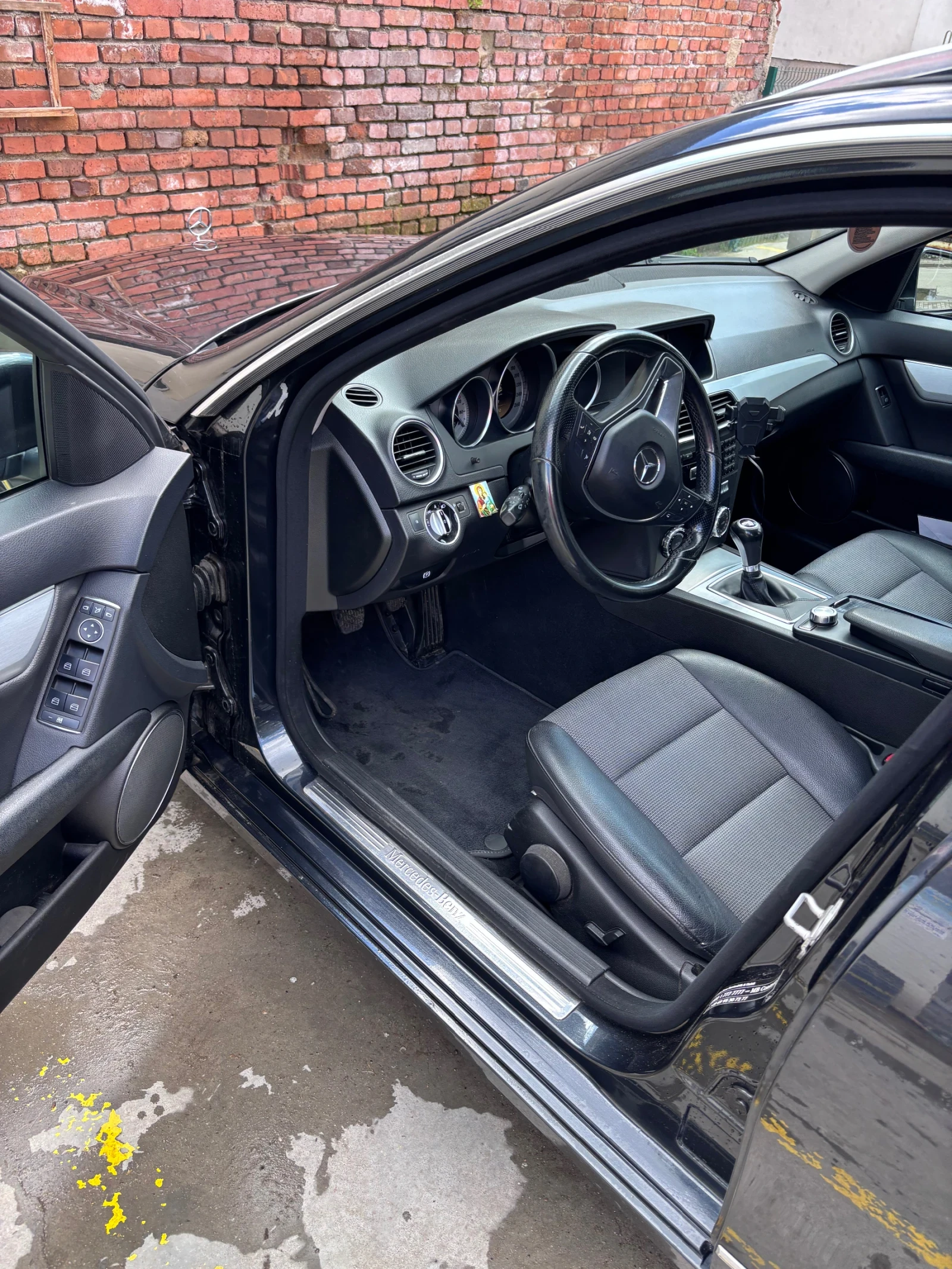 Mercedes-Benz C 180 W 204, снимка 12 - Автомобили и джипове - 54126988