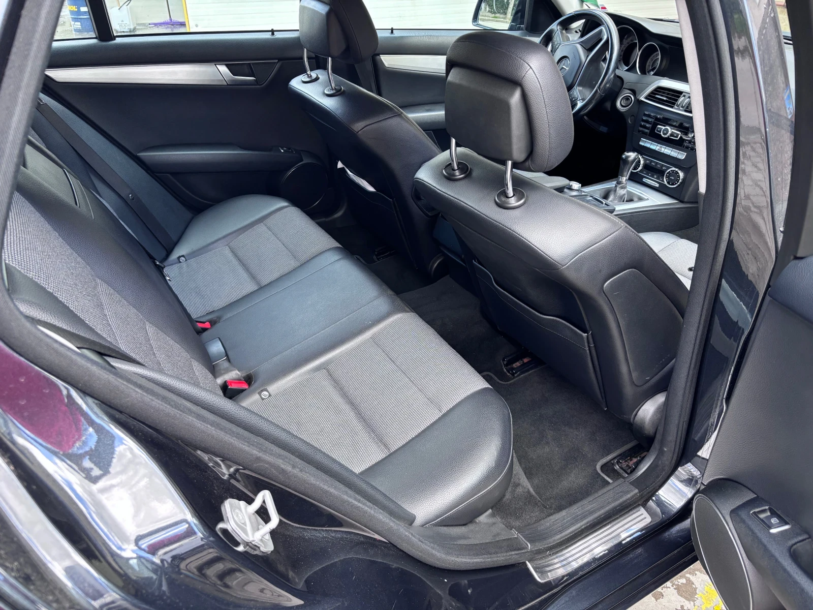 Mercedes-Benz C 180 W 204, снимка 7 - Автомобили и джипове - 54126988