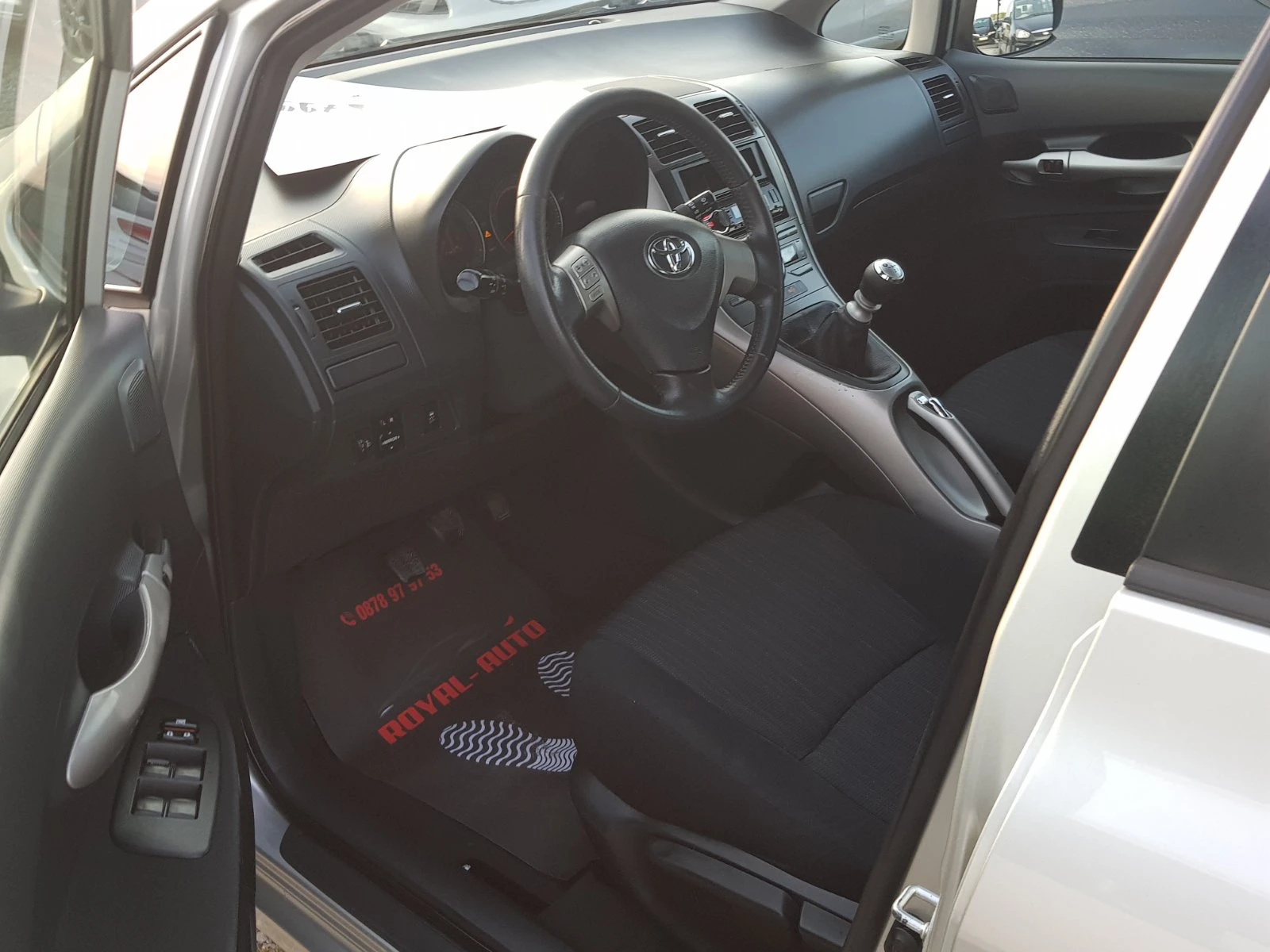 Toyota Auris ЛИЗИНГ-КЛИМАТРОНИК-ТОП, снимка 7 - Автомобили и джипове - 54230211