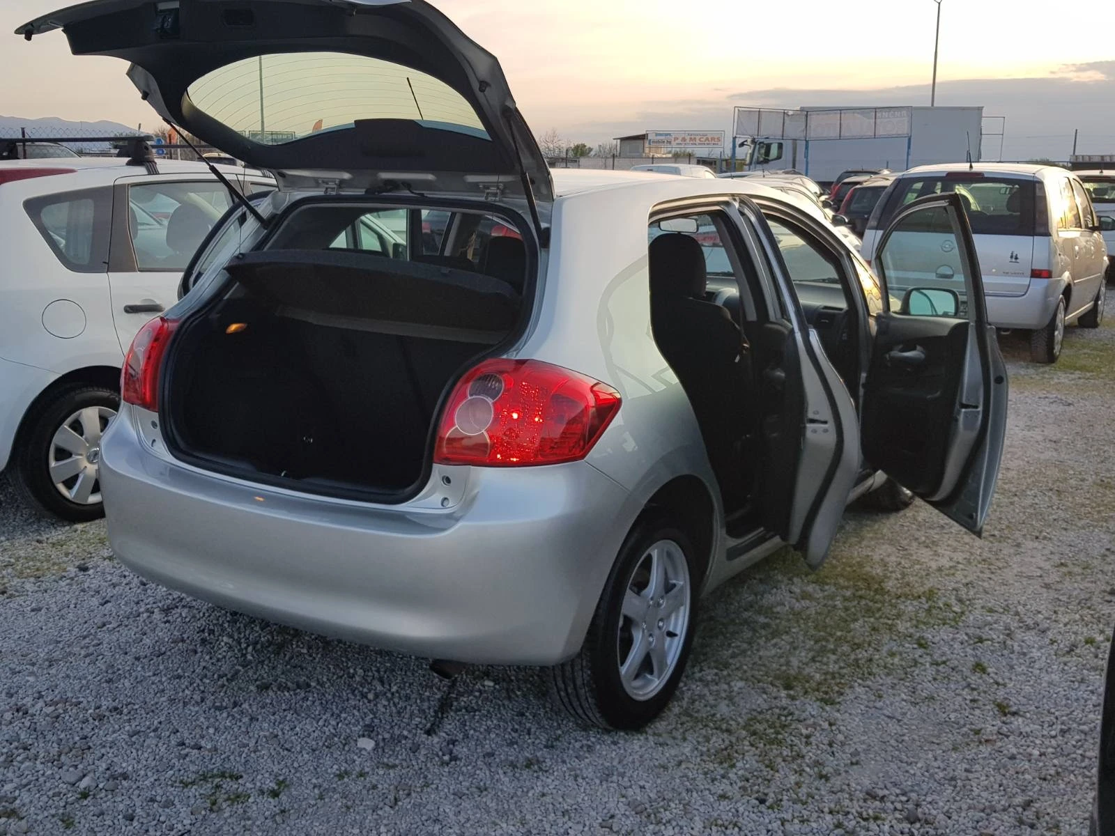 Toyota Auris ЛИЗИНГ-КЛИМАТРОНИК-ТОП, снимка 13 - Автомобили и джипове - 54230211