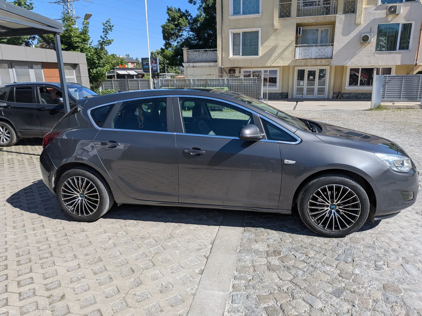 Opel Astra J, снимка 11 - Автомобили и джипове - 54815257