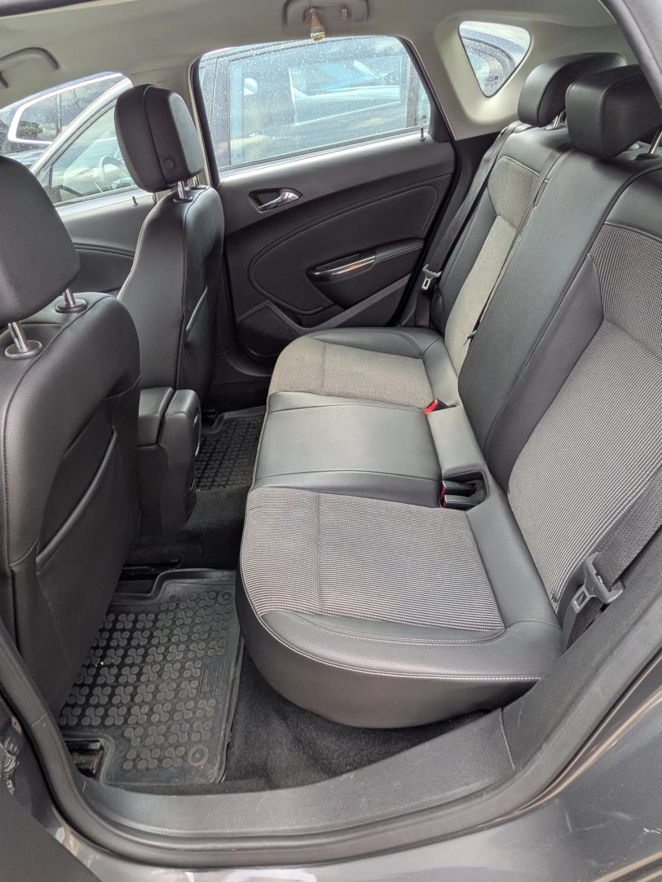 Opel Astra J, снимка 8 - Автомобили и джипове - 54815257