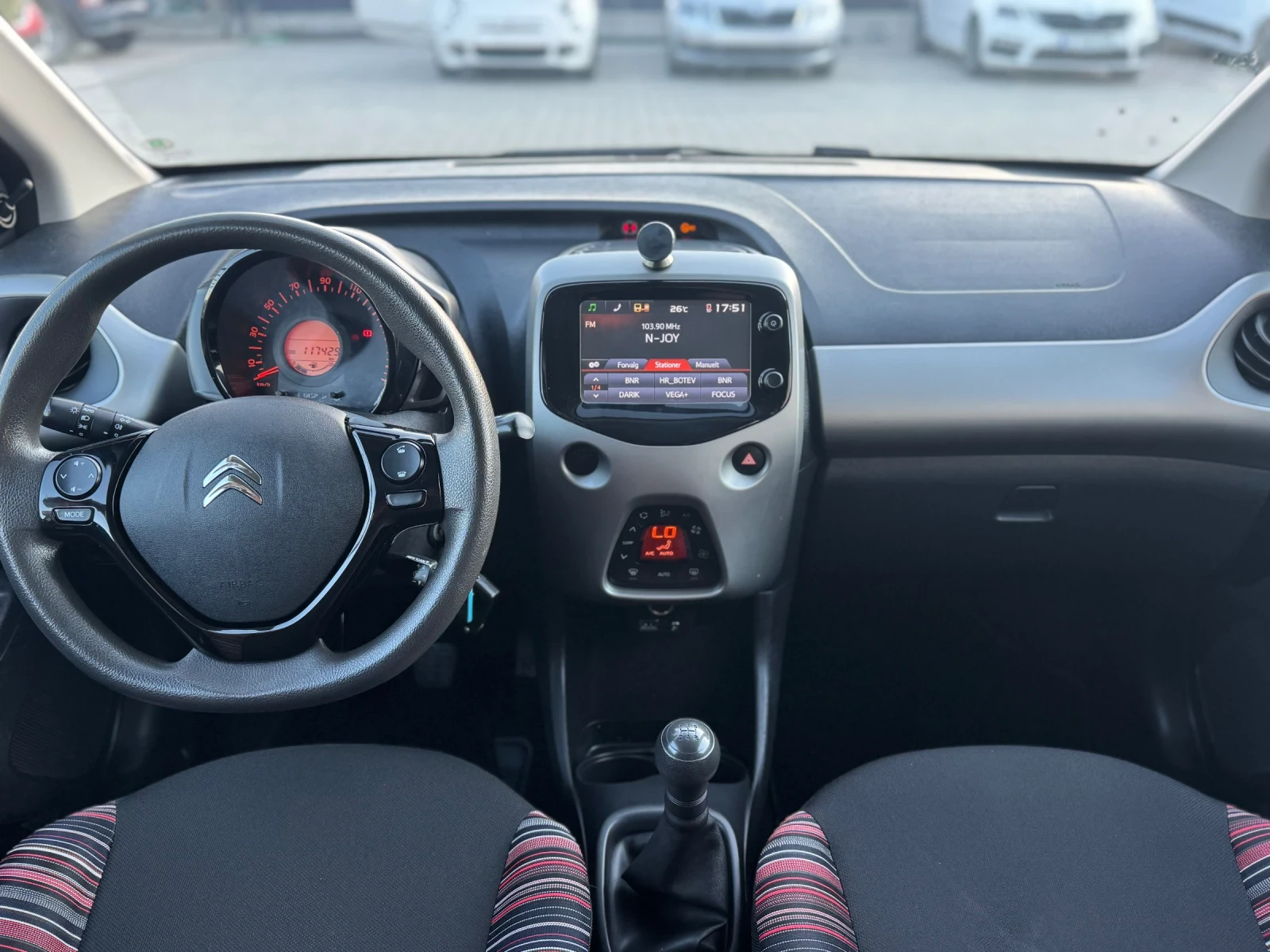 Citroen C1 1.2VTI EURO-6, снимка 11 - Автомобили и джипове - 54646770