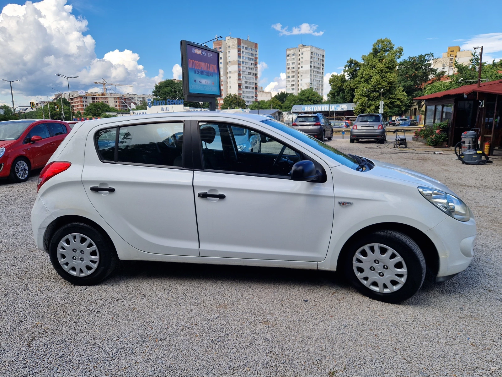 Hyundai I20 1.2i, снимка 4 - Автомобили и джипове - 55035810
