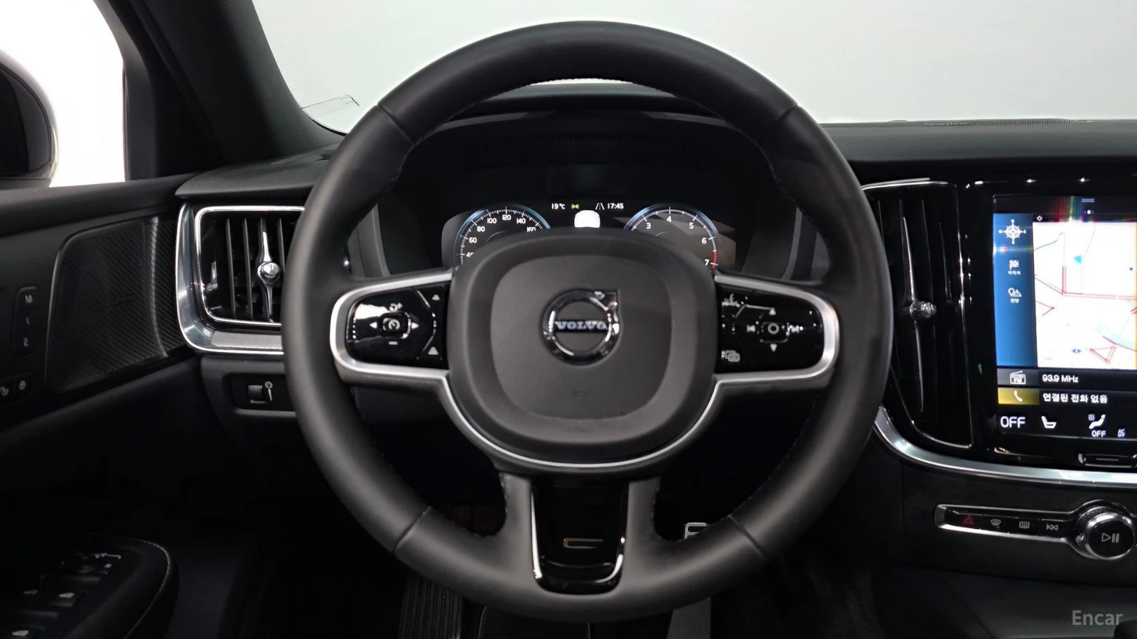 Volvo S60 R-Design* DISTRONIC* ПОДГРЕВ* ОБДУХВАНЕ* КАМЕРА* , снимка 6 - Автомобили и джипове - 55504555