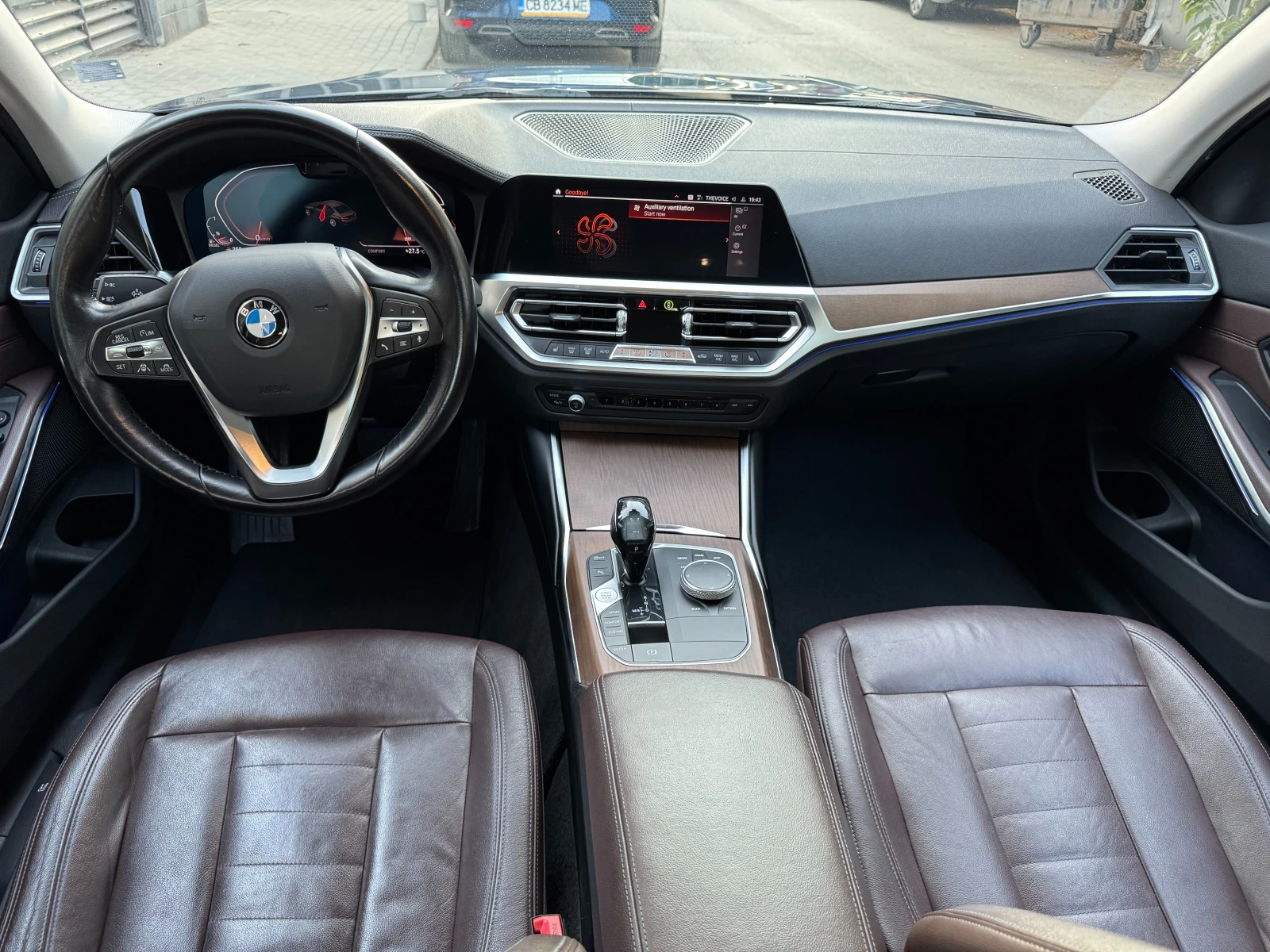 BMW 320 d xDrive Luxury Line, снимка 8 - Автомобили и джипове - 55722887