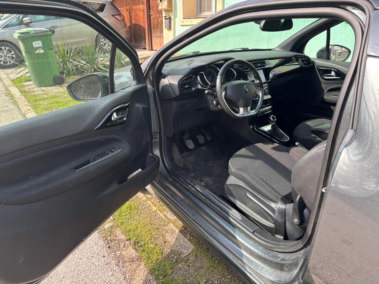 Citroen DS3 1.2 бензин, снимка 7 - Автомобили и джипове - 55829152