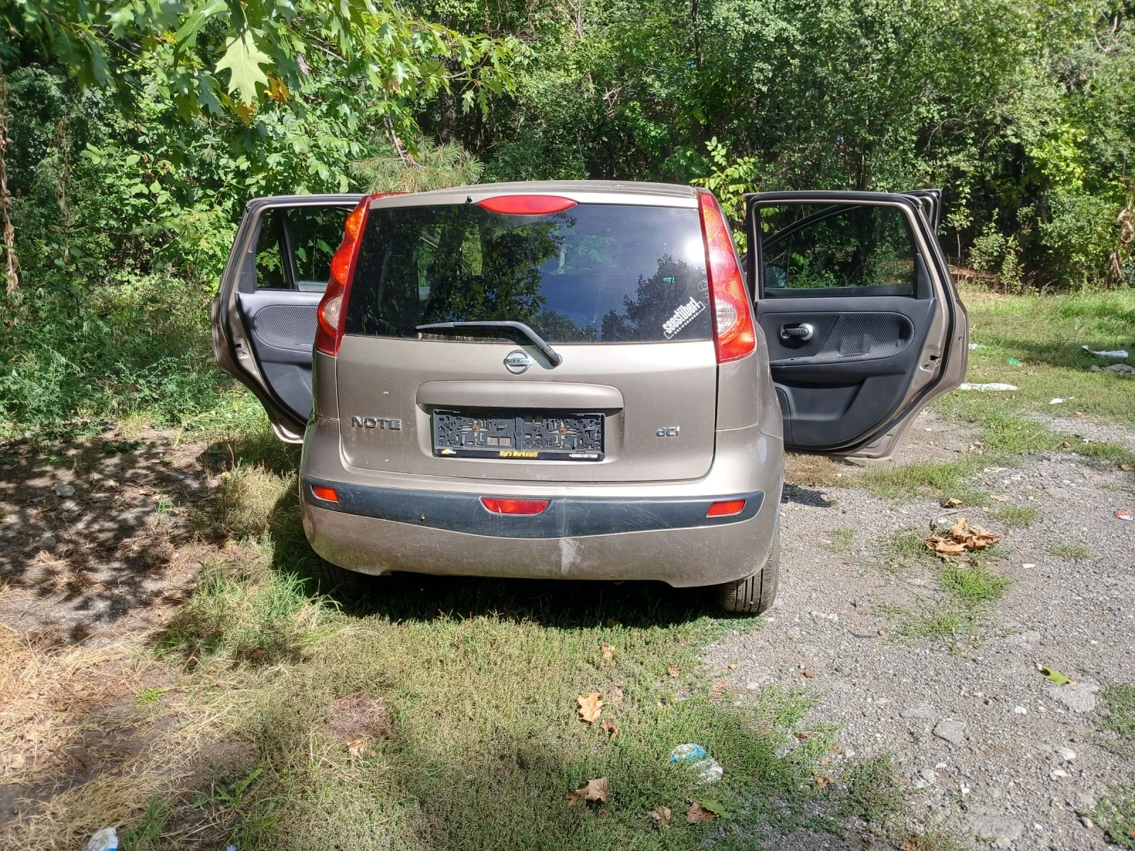 Nissan Note, снимка 4 - Автомобили и джипове - 56138097
