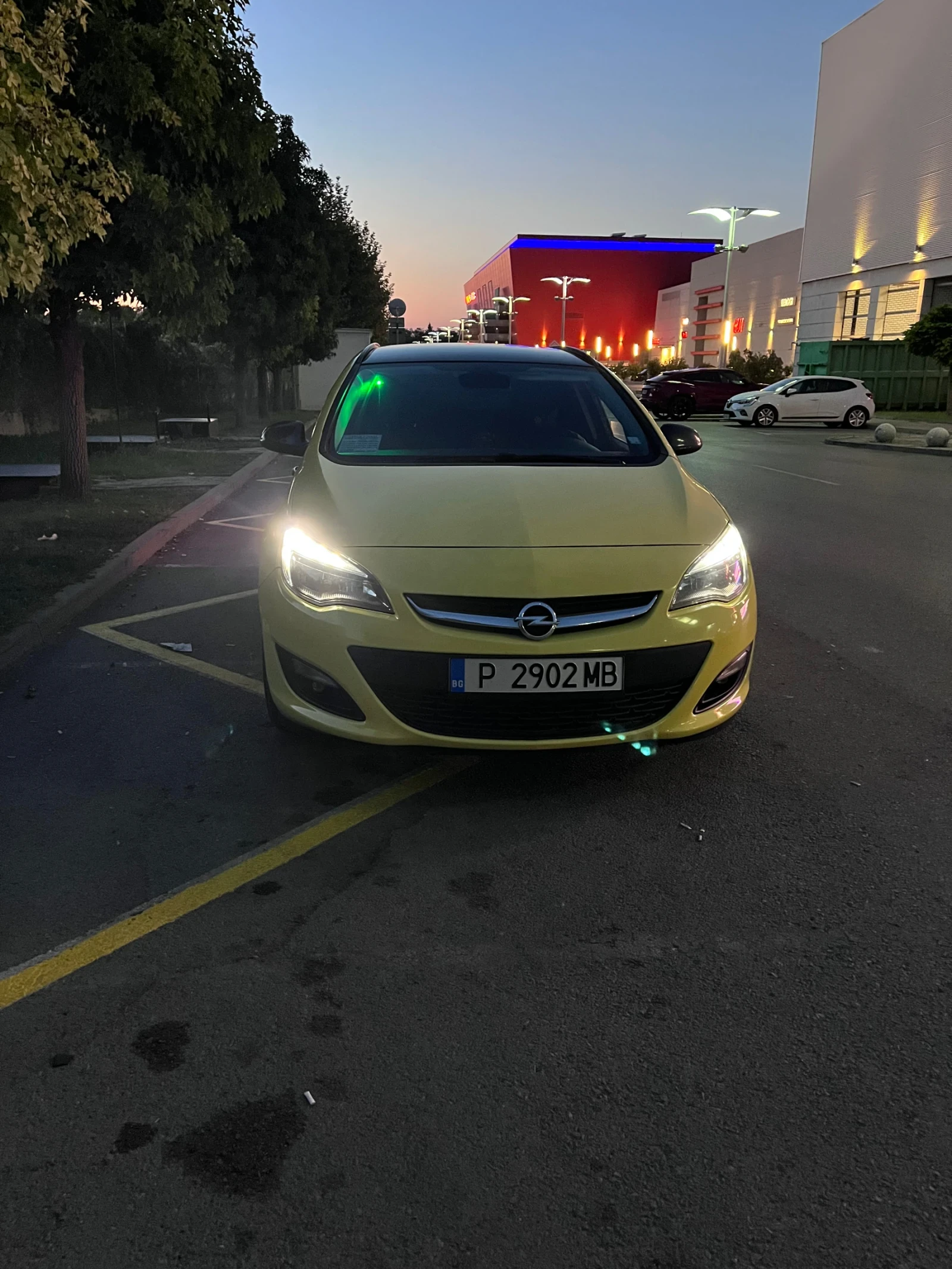 Opel Astra 1.6, снимка 4 - Автомобили и джипове - 56300810