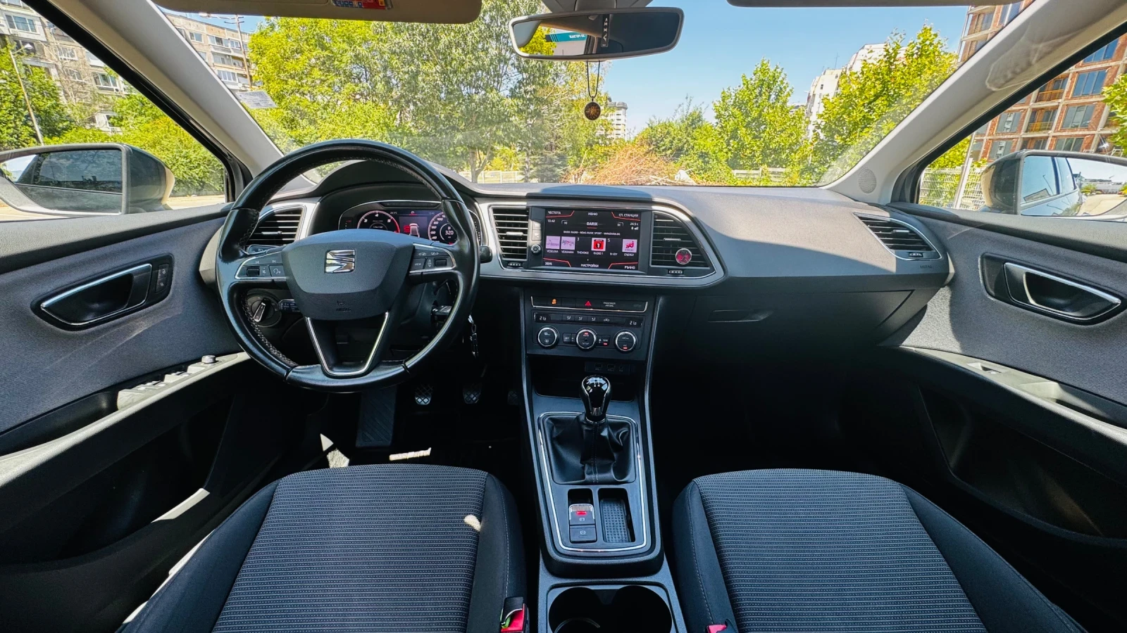 Seat Leon, снимка 12 - Автомобили и джипове - 56369124