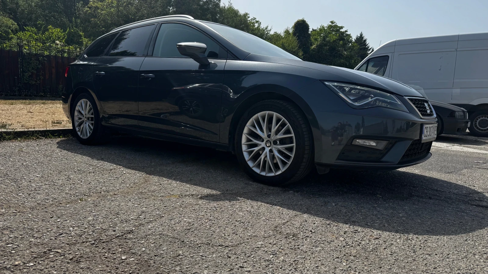 Seat Leon, снимка 4 - Автомобили и джипове - 56369124