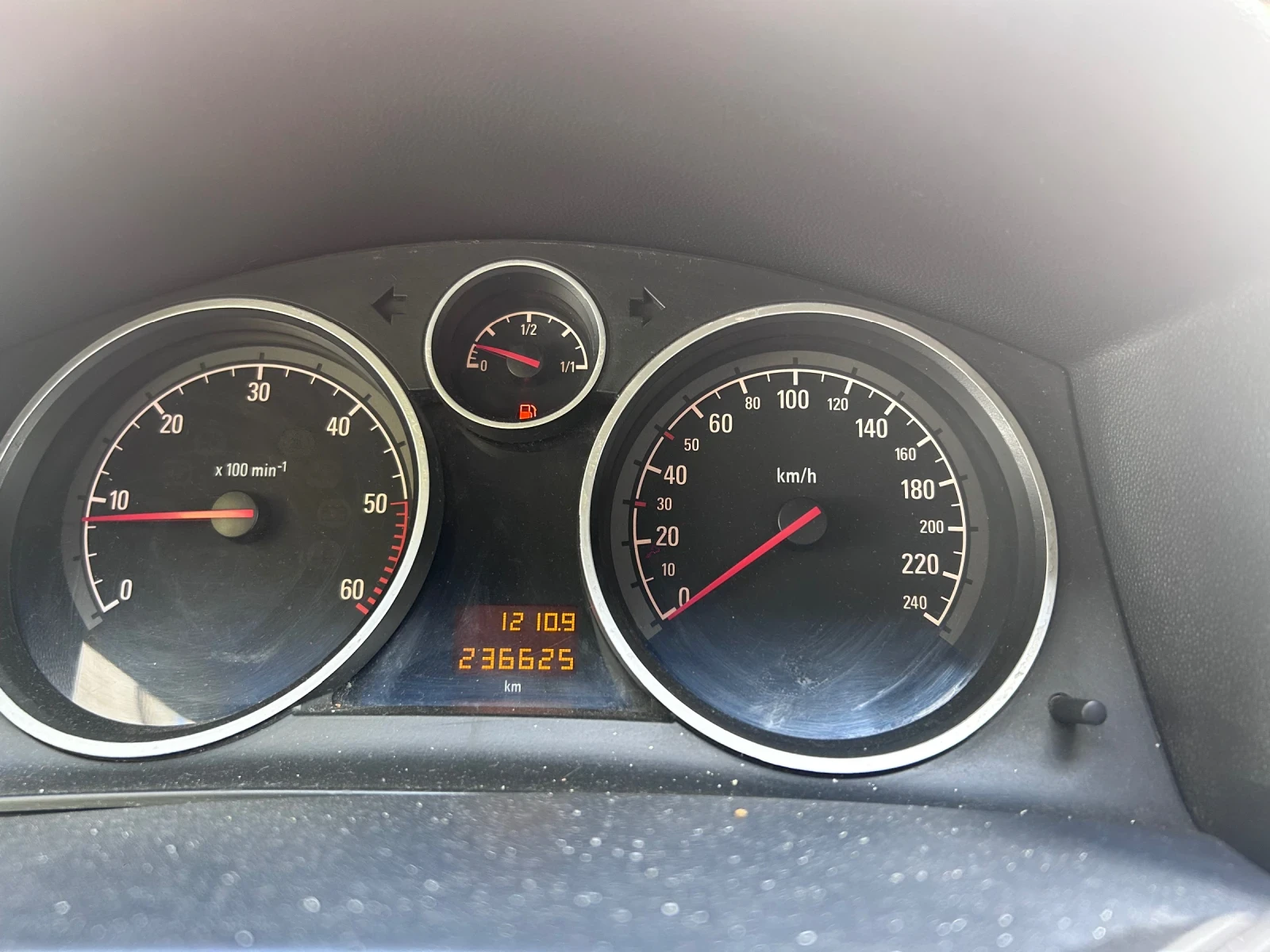 Opel Astra 1.7 CDTI, снимка 12 - Автомобили и джипове - 56462570