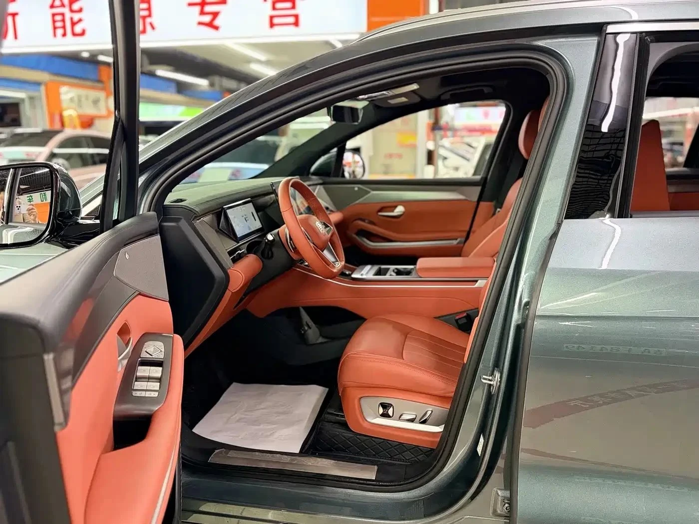 BYD Tang, снимка 14 - Автомобили и джипове - 56687009