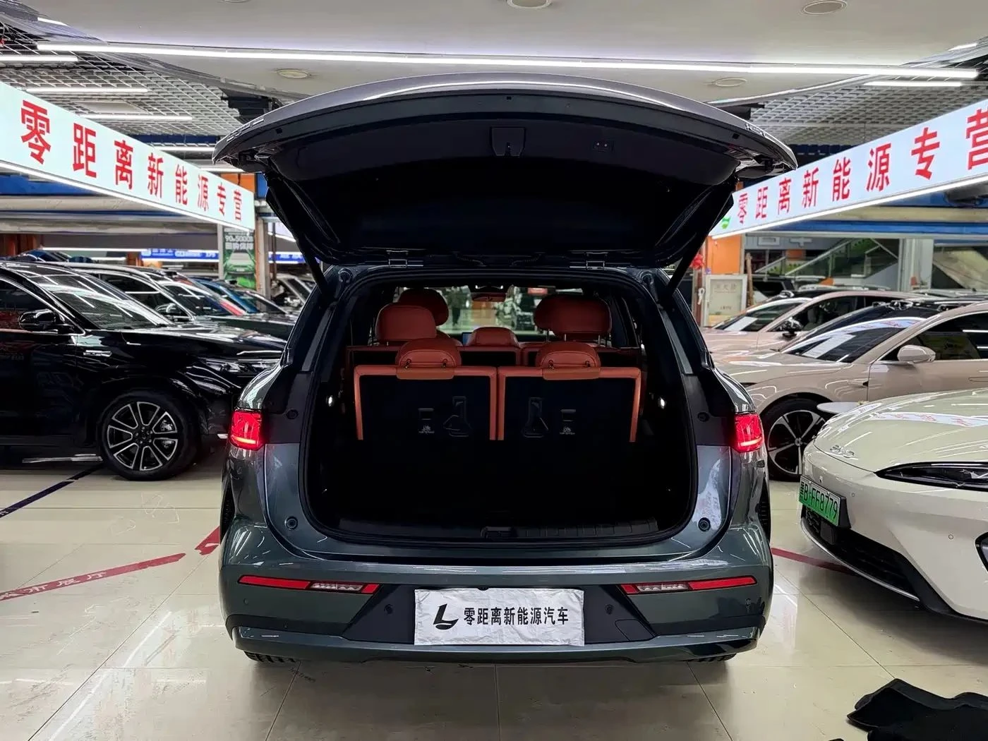 BYD Tang, снимка 17 - Автомобили и джипове - 56687009