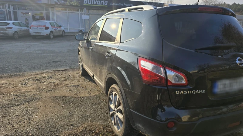 Nissan Qashqai 2.0., снимка 8 - Автомобили и джипове - 49341239