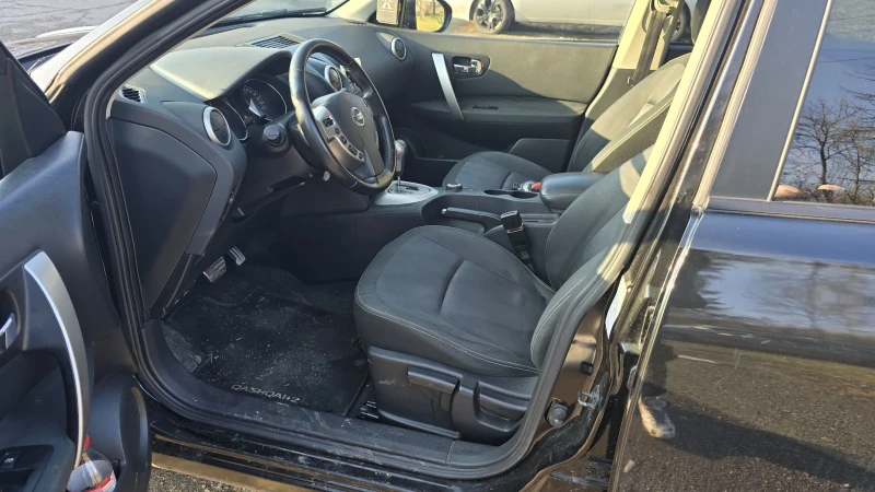 Nissan Qashqai 2.0., снимка 10 - Автомобили и джипове - 49341239