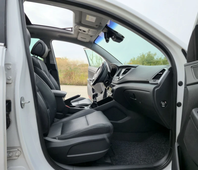 Hyundai Tucson 2.0 136кс.PANORAMA 2017г., снимка 10 - Автомобили и джипове - 52743864
