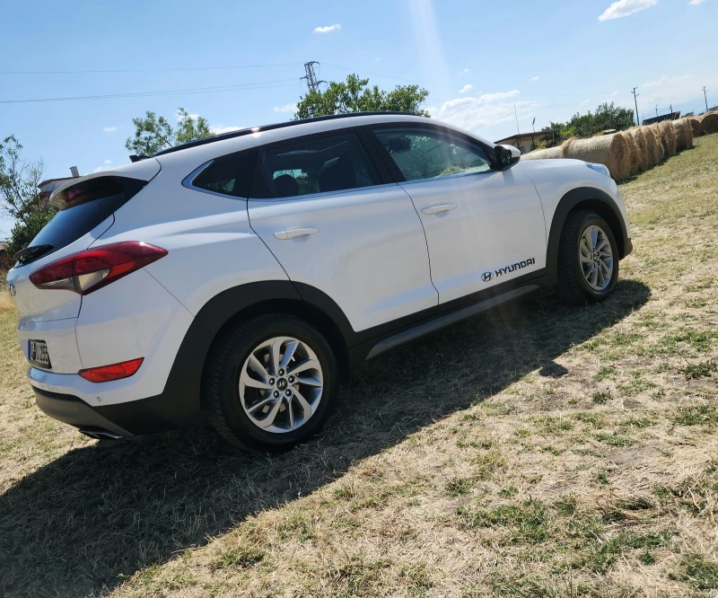 Hyundai Tucson 2.0 136кс.PANORAMA 2017г., снимка 4 - Автомобили и джипове - 52743864