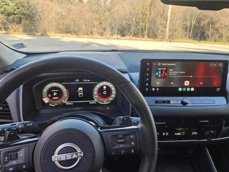 Nissan Qashqai 1.3 DiG-T, снимка 11 - Автомобили и джипове - 53157579