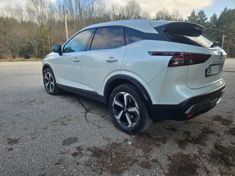 Nissan Qashqai 1.3 DiG-T, снимка 5 - Автомобили и джипове - 53157579