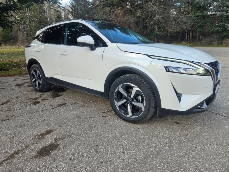 Nissan Qashqai 1.3 DiG-T, снимка 2 - Автомобили и джипове - 53157579