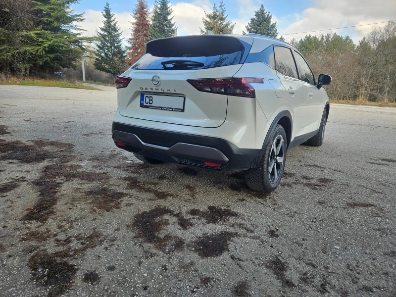 Nissan Qashqai 1.3 DiG-T, снимка 3 - Автомобили и джипове - 53157579